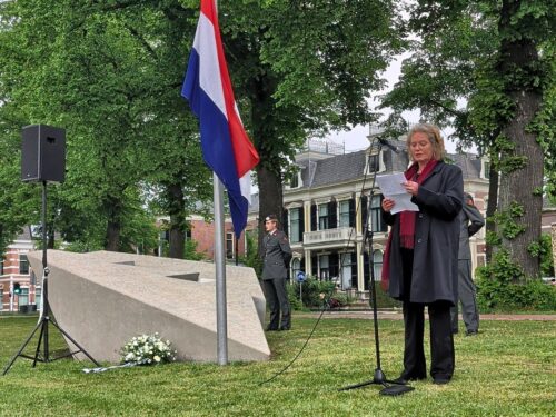 herdenking 04 mei monument het verstoorde leven deventer